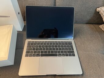 MacBook Air 13’ 256GB, Intel i5, model A1932 - 3