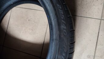 1ks Pirelli 225/40 r18 zr 5.5mm - 3