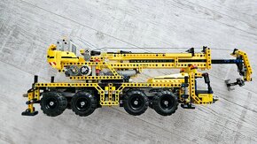 Predám LEGO Technic 8053 - Mobile Crane - 3