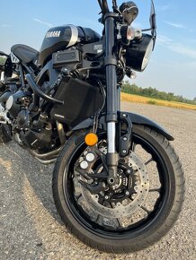 Yamaha XSR 900 - 3