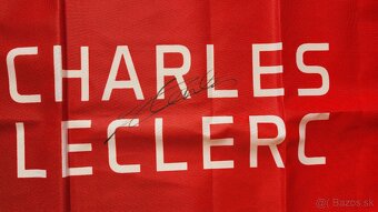 Vlajka Ferrari s originálním autogramem Charlese Leclerca - 3