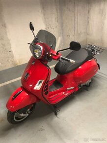 Vespa GTS 300 Super AKRAPOVIC - 3