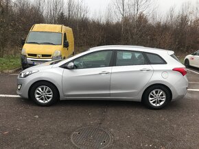 Hyundai i30 CW 1.6i CRDi 16V DOHC Comfort - 3