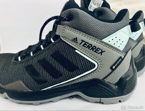 Predáme nové členkové detské tenisky Adidas Terrex - 3