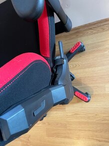 Predám hráčske kreslo od DXRACER - 3