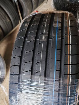 Letné pneumatiky GoodYear 235/45 R20 100V - 3