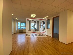 Zrekonštruovaný kancelársky priestor 205,58 m2 v Bratislave  - 3