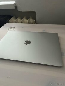 REZERVOVANE  MacBook Air M1 - 3