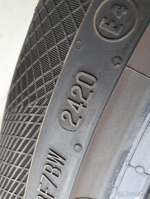 Continental WinterContact TS850P 225/45 R19 96V - 3