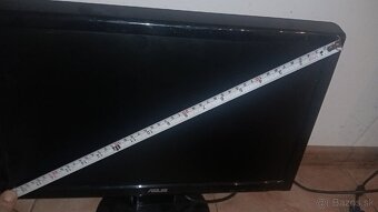 Predám LCD monitor 18.5" 1366x768 - 3