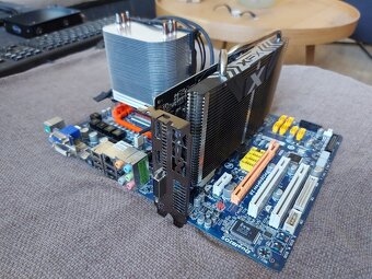 GIGABYTE GA-MA780G-UD3H - 3