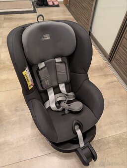 Autosedačka Britax Römer Dualfix 2 R otočná - 3