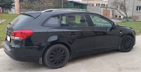 Chevrolet Cruze kombi 1.8, 1.majitel,najazd len 54800km - 3