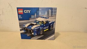 Lego 60312 a Lego 21251 - 3