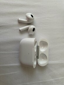 Apple AirPods (3. generácia) s konektivitou Magsafe - 3