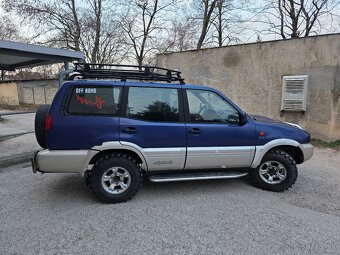 Nissan Terrano 2.4 - 3