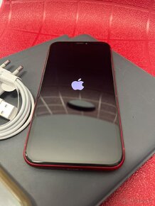 iPhone XR 64GB Červený - 3