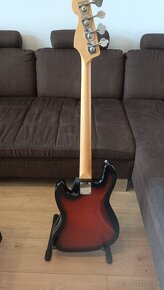 Squier Jazz Bass - 3