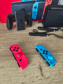 Nintendo Switch – Neon Red & Blue - 3