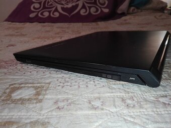 Lenovo. SSD 256 GB. RAM 16 GB. 15,6“ FHD. Grafika 2+8 GB. - 3