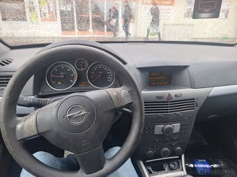 Opel astra H - 3