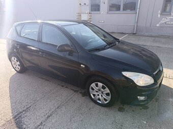 Predám Hyundai i30 1,6 CRDi - 3