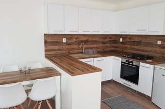 Na predaj 2byty po 85m² v RD na samost.pozemku Zamarovce TN - 3