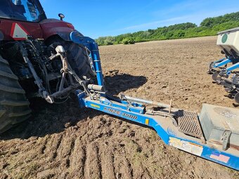 Kinze 3500 - 8 riadková sejačka - 3