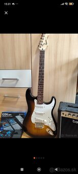 Fender Squier Stratocaster

 - 3