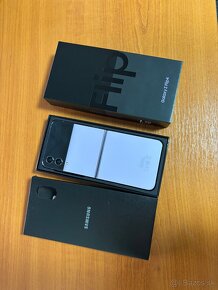 Galaxy Z Flip 4 8GB/128GB - 3