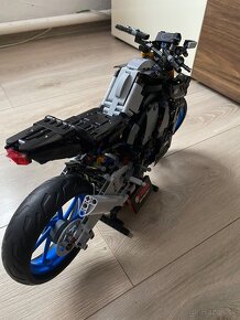 Stavebnica Technic Yamaha MT-10 SP 42159 - 3