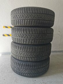 Pirelli Winter Sotto Zero 3 215/55 R17 94V_150€/sada - 3