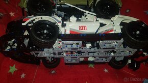 Land Rover a Porsche ako lego - 3