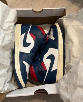 Air Jordan 1 - 3