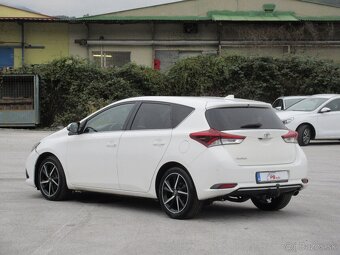 Toyota Auris 1.6 l D-4D S S Executive - 3