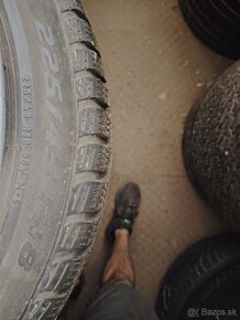 225/45R18 - 3