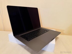 MacBook Air 15 8/256GB grey 100% stav - 3