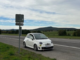 Abarth 500 1,4 TURBO, Xenon, Carplay, PANO, AAC, Perleť - 3