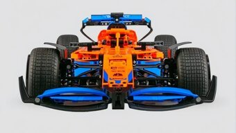 Stavebnica LEGO Technic Pretekárske auto McLaren Formula 1 4 - 3