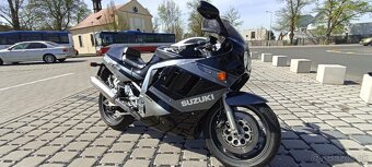 Suzuki GSX-R 1100 1989 - 3