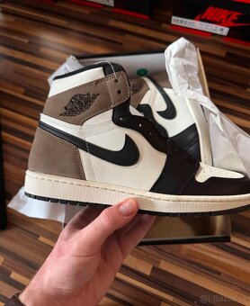 Jordan 1 Mocha - 3