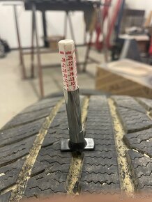 235/45 r18 - 3