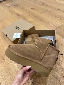 UGG Classic Ultra Mini Platform - 3