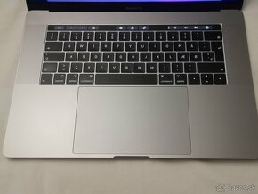 MacBook Pro Retina 15 2019 i7 Cena 599€ - 3