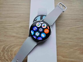 Samsung Galaxy Watch6 BT Black 44 mm,silver, top, zaruka - 3