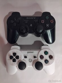 PS3 Slim 320 GB + 2 ovládače + káble + 10 hier - dobrý stav - 3