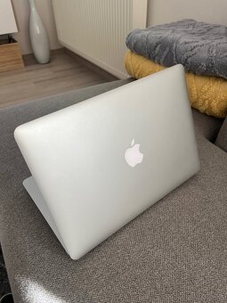 Macbook Air  (2018) - 3