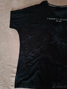 Tommy Hilfiger dámske tričko čierne - 3