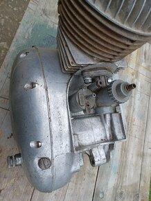 Motor Jawa Deluxe 125 - 3