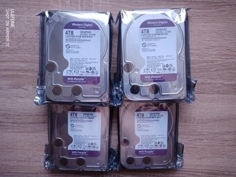 4 / 2 TB Western Digital Purple™ Red Pro™ - nepouzite. - 3